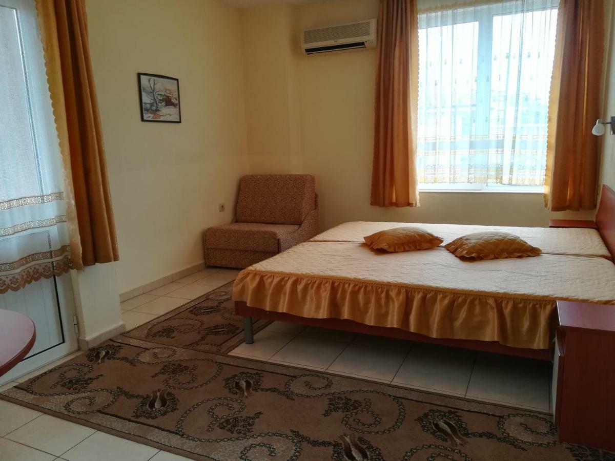 Guest House Georgieva Ravda Bagian luar foto